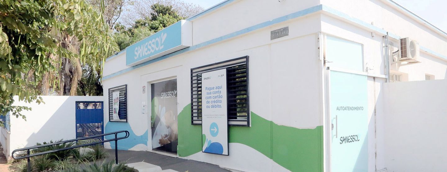 Sanessol realiza atendimento volante na Praça da da Matriz