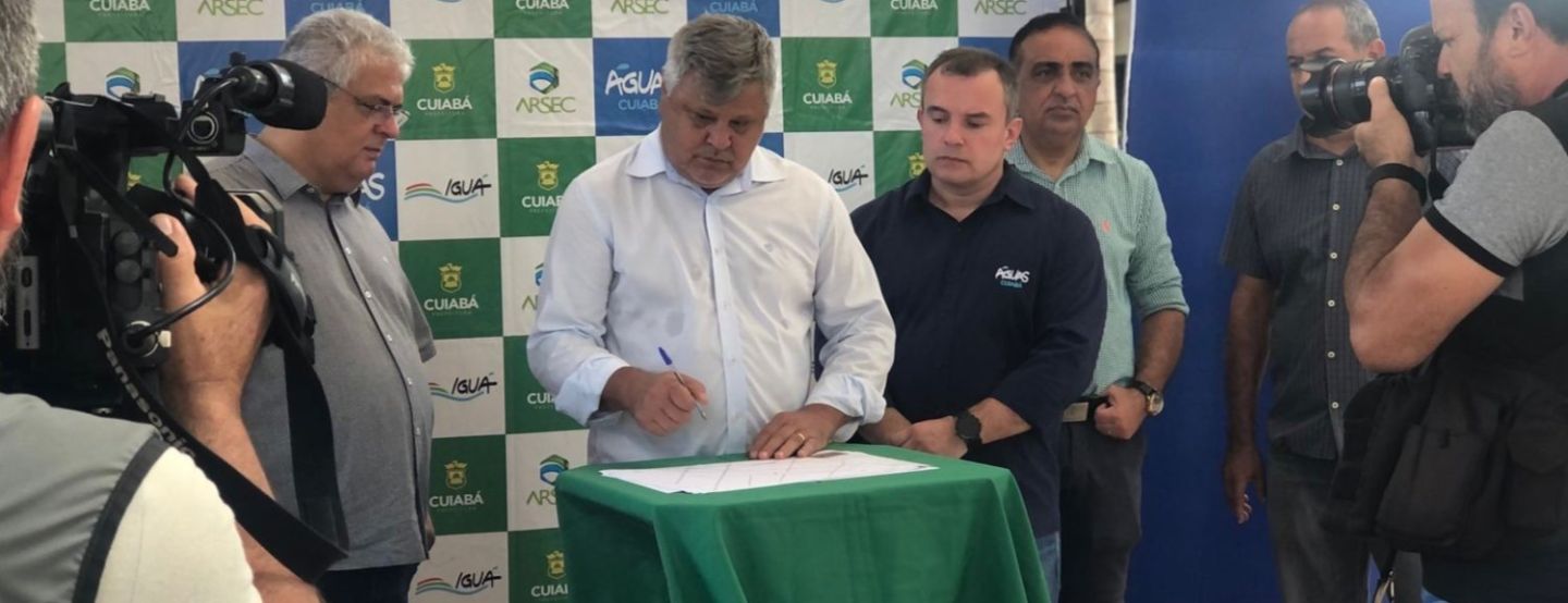 Prefeitura de Cuiabá em parceria com Águas Cuiabá determina início de obras de saneamento na Praça Popular